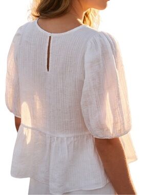 🦙Gauzy Peplum Keyhole Blouse in Vanilla, Size Medium